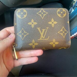 Louis Vuitton zippy coin purse